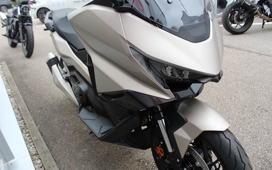 Gebrauchtmotorrad Honda Forza 750 - Bild 6