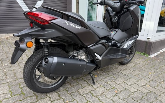 Gebrauchtmotorrad Yamaha XMAX 300 Tech MAX+ - Bild 11