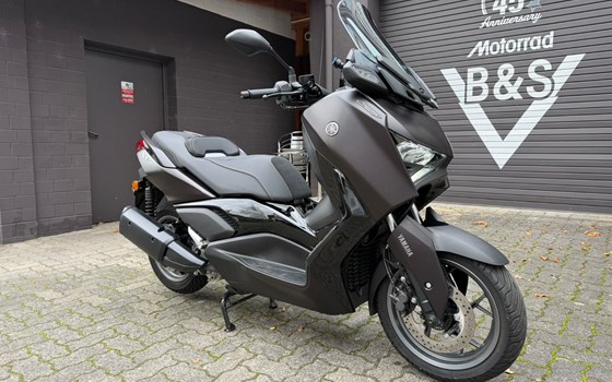 Gebrauchtmotorrad Yamaha XMAX 300 Tech MAX+ - Bild 2
