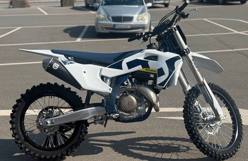 Neumotorrad Husqvarna FC 450