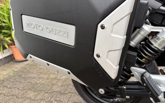 Gebrauchtmotorrad Moto Guzzi V85 TT Travel - Bild 9