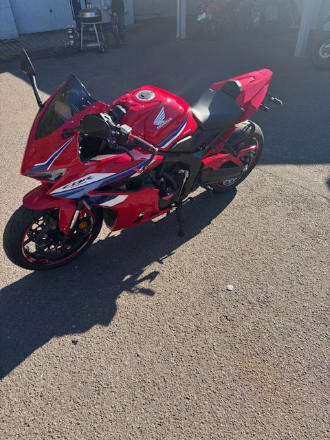 Honda CBR650R