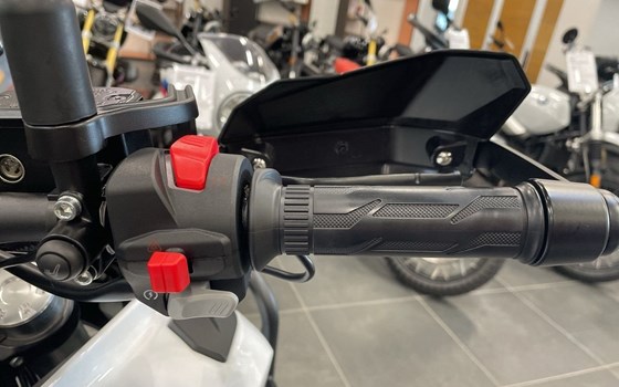 Gebrauchtmotorrad Benelli TRK 702 - Bild 11