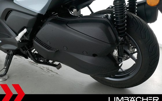 Neufahrzeug Yamaha XMAX 300 Tech MAX+ - Bild 20