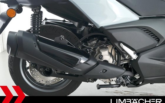 Neufahrzeug Yamaha XMAX 300 Tech MAX+ - Bild 25