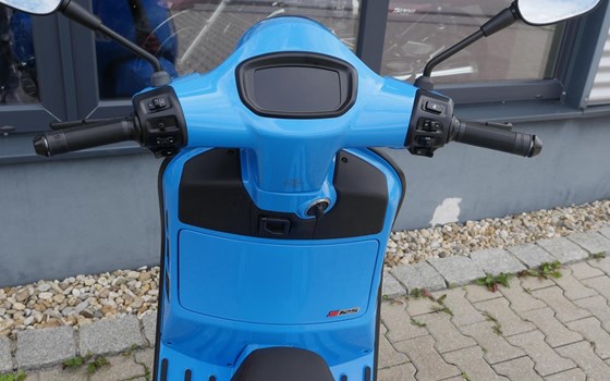 Neufahrzeug Vespa GTS 125 Super Sport - Bild 9