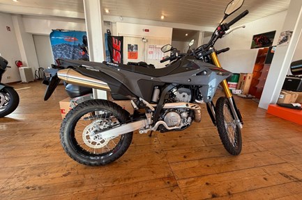 Suzuki DR-Z4S