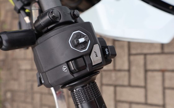 Gebrauchtmotorrad Honda CB500 Hornet E-Clutch - Bild 8