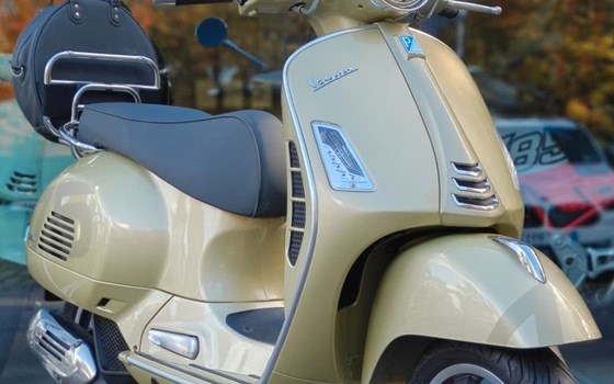 Gebrauchtmotorrad Vespa GTS 125 75th - Bild 1