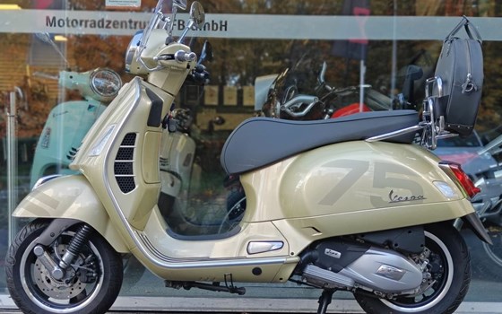 Gebrauchtmotorrad Vespa GTS 125 75th - Bild 4