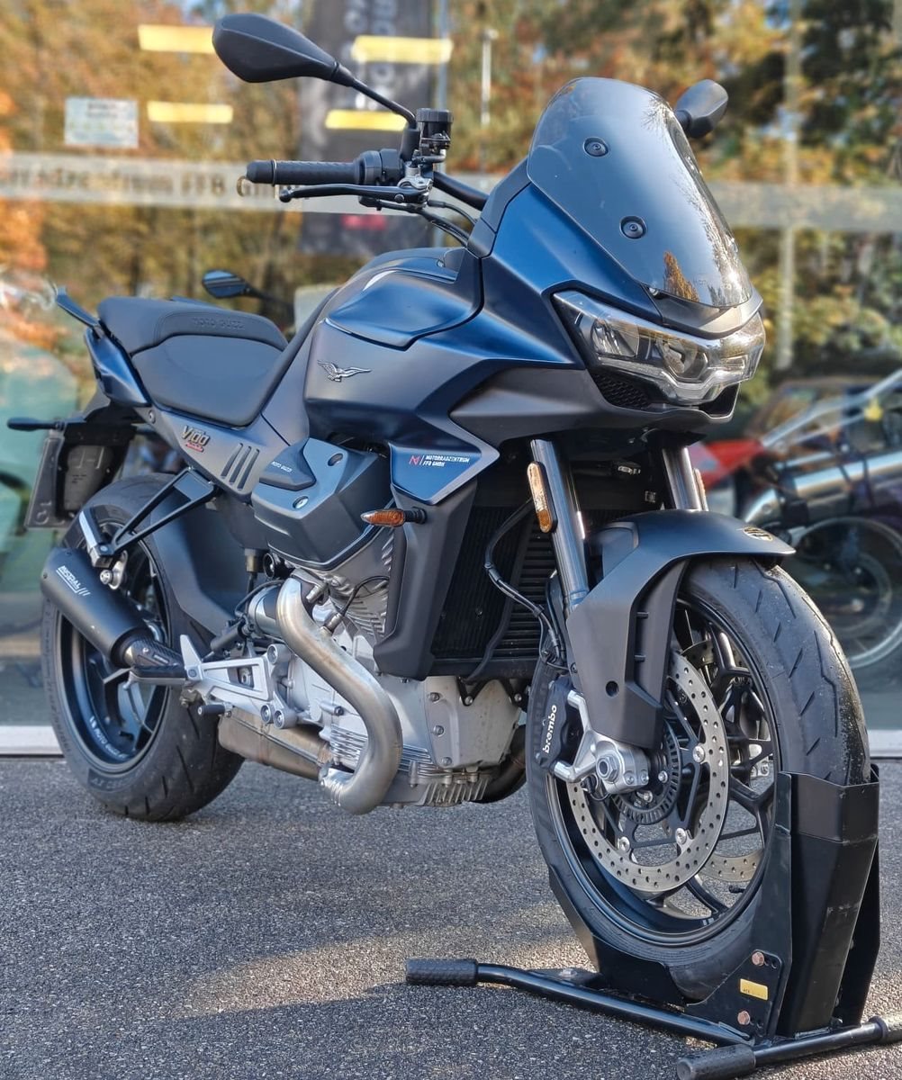 Moto Guzzi V100 Mandello