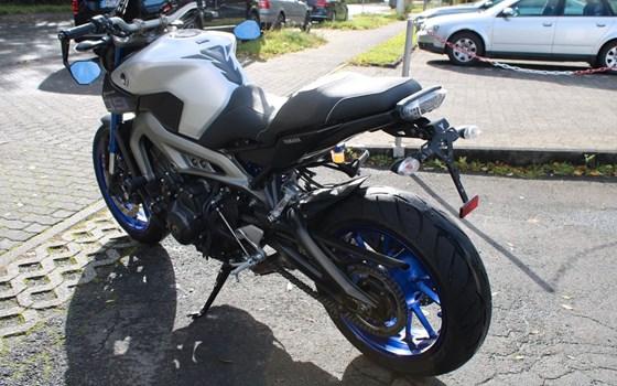 Gebrauchtmotorrad Yamaha MT-09 - Bild 3