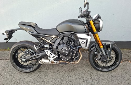 Neumotorrad Suzuki GSX-8T