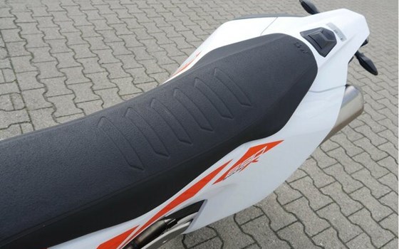 Neufahrzeug KTM 690 Enduro R - Bild 12