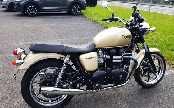 Gebrauchtmotorrad Triumph Bonneville - Bild 8