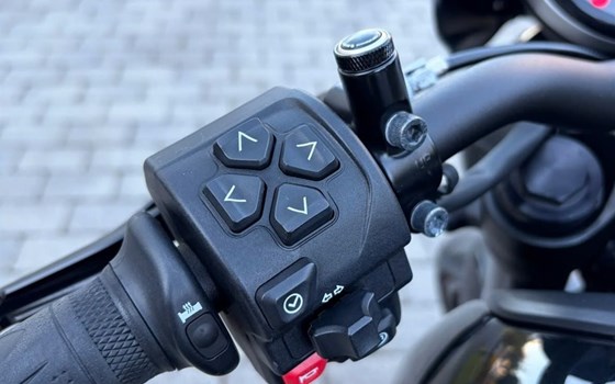 Gebrauchtmotorrad Triumph Trident 660 - Bild 7