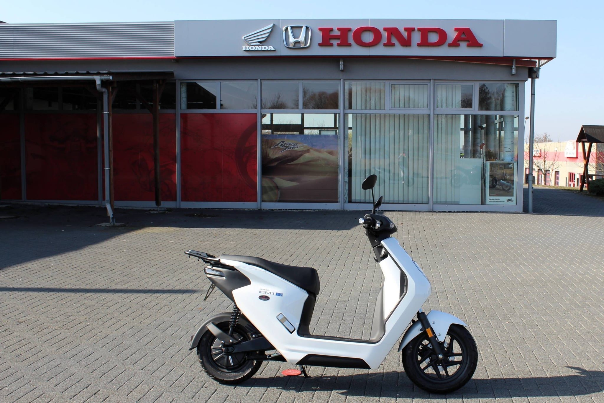 Honda EM1 e