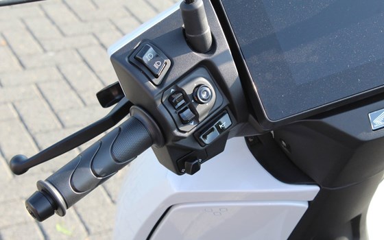Gebrauchtmotorrad Honda CUV e: - Bild 13