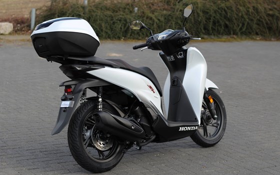 Gebrauchtmotorrad Honda SH150i - Bild 3