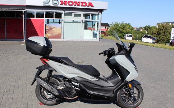 Gebrauchtmotorrad Honda Forza 125 - Bild 1