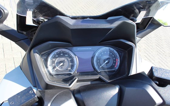 Gebrauchtmotorrad Honda Forza 125 - Bild 15