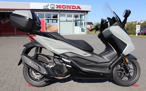 Gebrauchtmotorrad Honda Forza 125 - Bild 17
