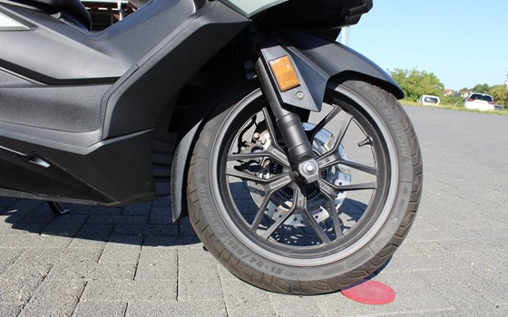 Gebrauchtmotorrad Honda Forza 125 - Bild 5