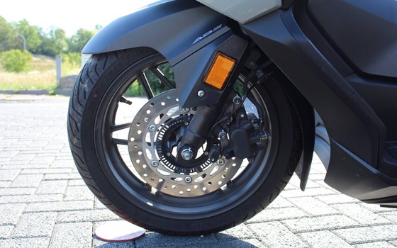 Gebrauchtmotorrad Honda Forza 125 - Bild 8