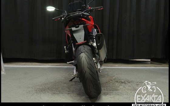 Gebrauchtmotorrad Aprilia Tuono V4 1100 RR - Bild 4