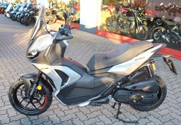 Gebrauchte Aprilia SR GT 400
