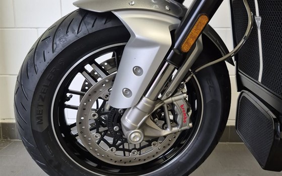 Gebrauchtmotorrad Triumph Rocket 3 GT - Bild 12