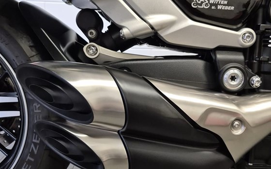 Gebrauchtmotorrad Triumph Rocket 3 GT - Bild 8