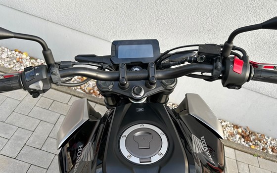 Gebrauchtmotorrad Honda CB125R - Bild 11
