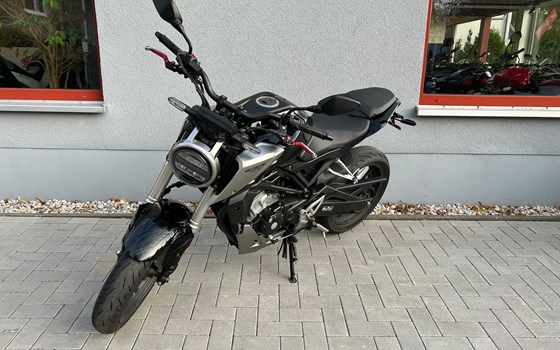 Gebrauchtmotorrad Honda CB125R - Bild 6