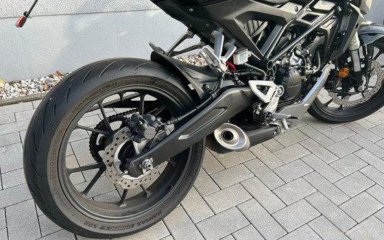 Gebrauchtmotorrad Honda CB125R - Bild 3