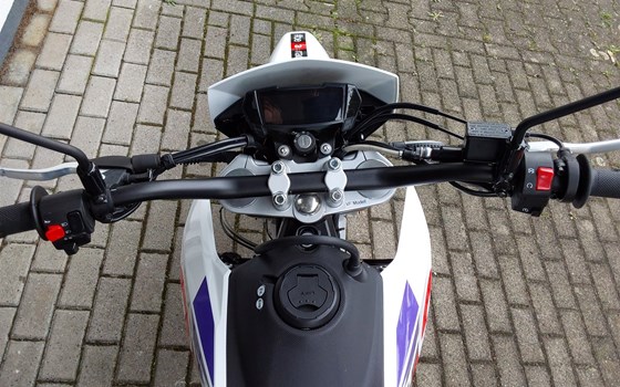 Gebrauchtmotorrad Aprilia RX 125 - Bild 4