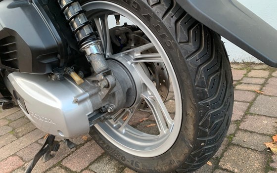 Gebrauchtmotorrad Honda SH150i - Bild 6