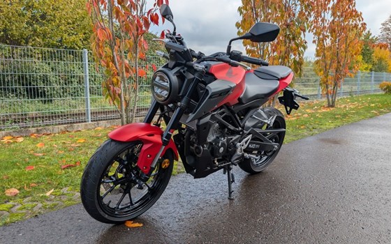 Gebrauchtmotorrad Honda CB125R - Bild 3