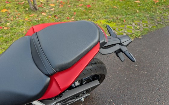 Gebrauchtmotorrad Honda CB125R - Bild 6