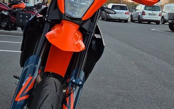 Gebrauchtmotorrad KTM 690 SMC R - Bild 3