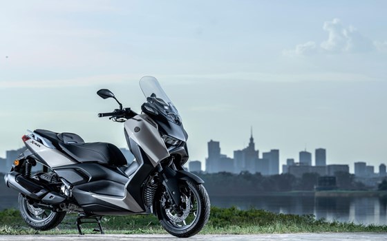 Neufahrzeug Yamaha XMAX 300 Tech MAX+ - Bild 2