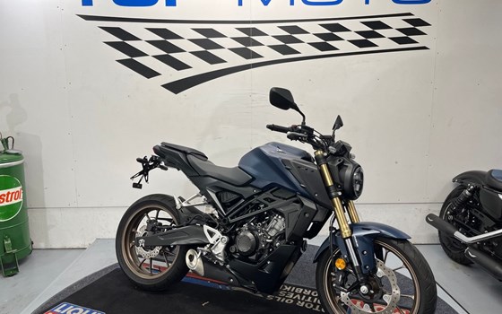 Gebrauchtmotorrad Honda CB125R - Bild 1