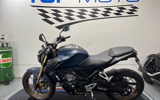 Gebrauchtmotorrad Honda CB125R - Bild 3