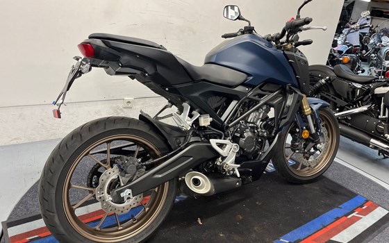 Gebrauchtmotorrad Honda CB125R - Bild 9