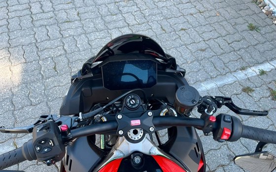 Gebrauchtmotorrad Aprilia Tuono V4 1100 Factory - Bild 3