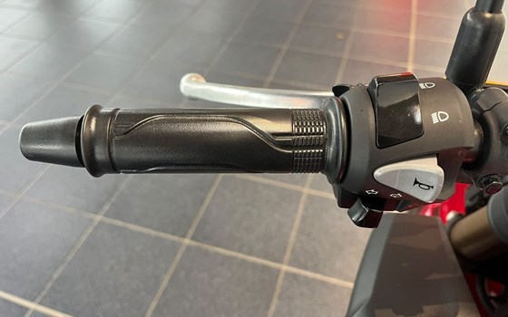 Gebrauchtmotorrad Honda CB125R - Bild 14