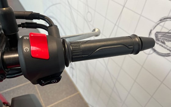 Gebrauchtmotorrad Honda CB125R - Bild 15