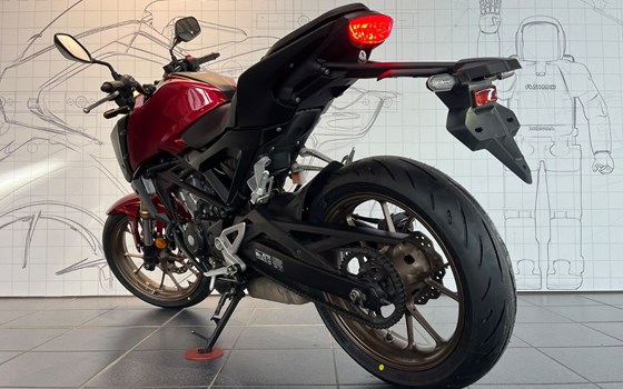 Gebrauchtmotorrad Honda CB125R - Bild 4