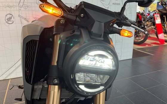 Gebrauchtmotorrad Honda CB125R - Bild 8