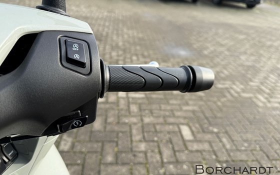 Gebrauchtmotorrad Honda SH125i - Bild 14